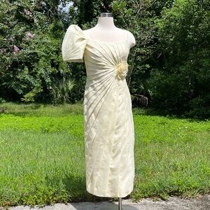 Vintage Structured Wedding Dress